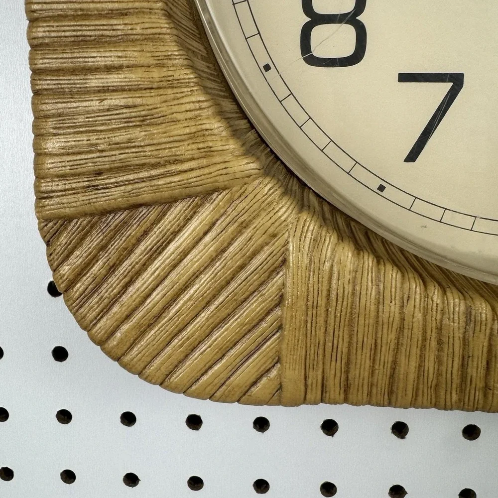 Vtg 1980 New Haven Quartz Wall Clock Faux Wood Frame Boho‎ Farmhouse